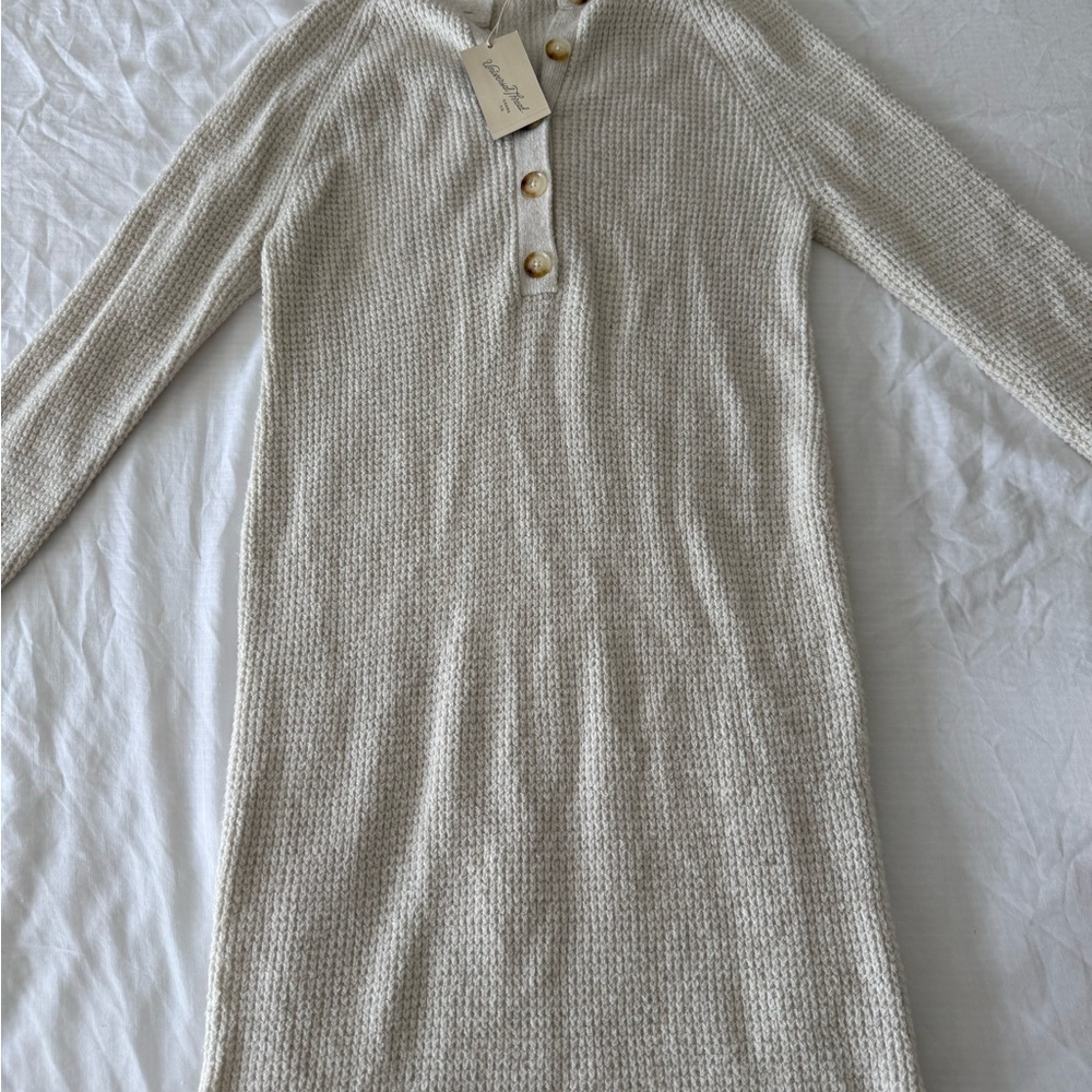 Universal Thread Cream Long Sleeve Dress